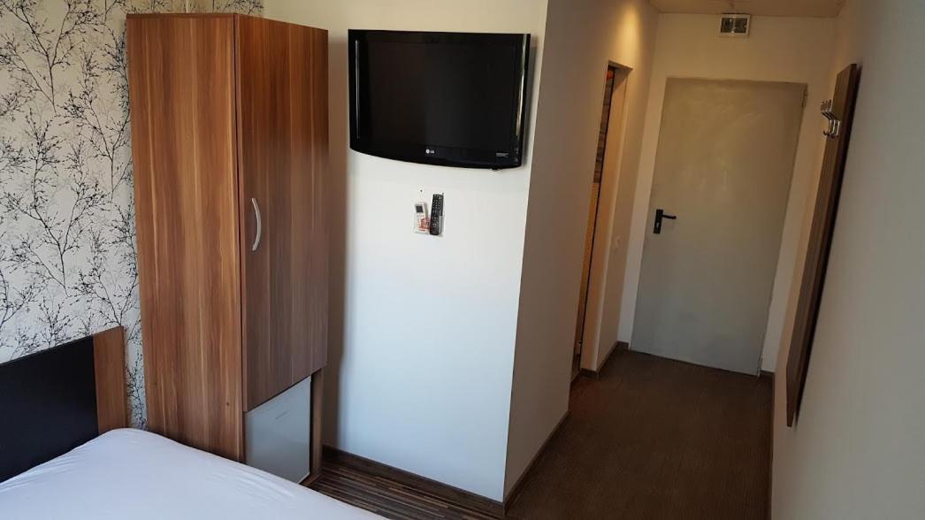 Hotel Viva Ploieşti Buitenkant foto